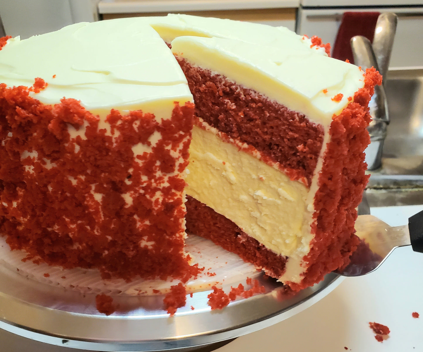 Red Velvet Cheesecake (8")