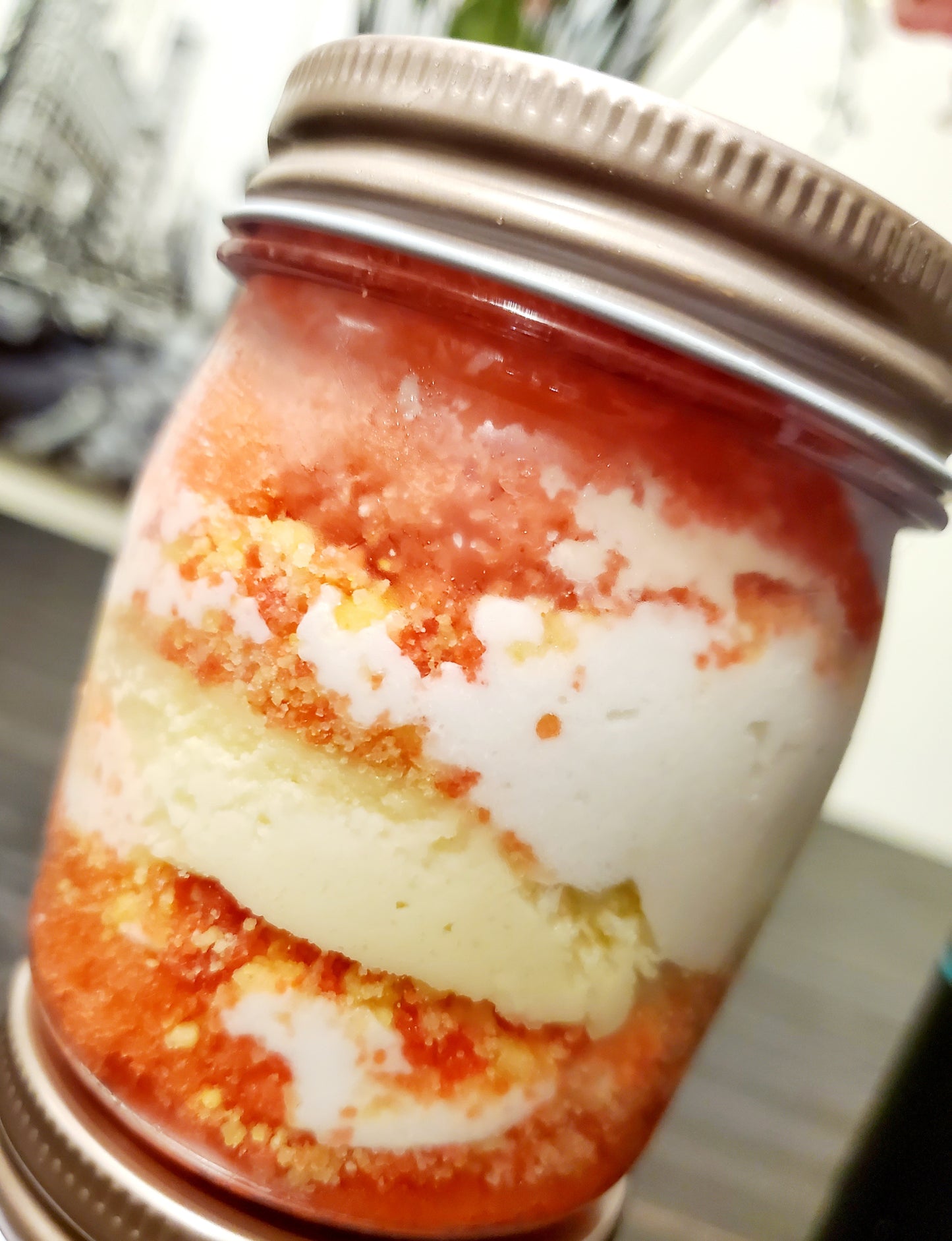 Strawberry Crumble Chessecake (8oz)